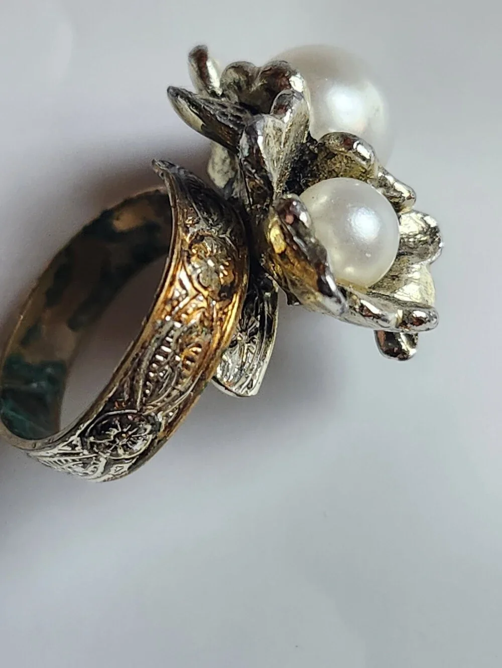 Vtg Statement Floral Faux Pearl Ring